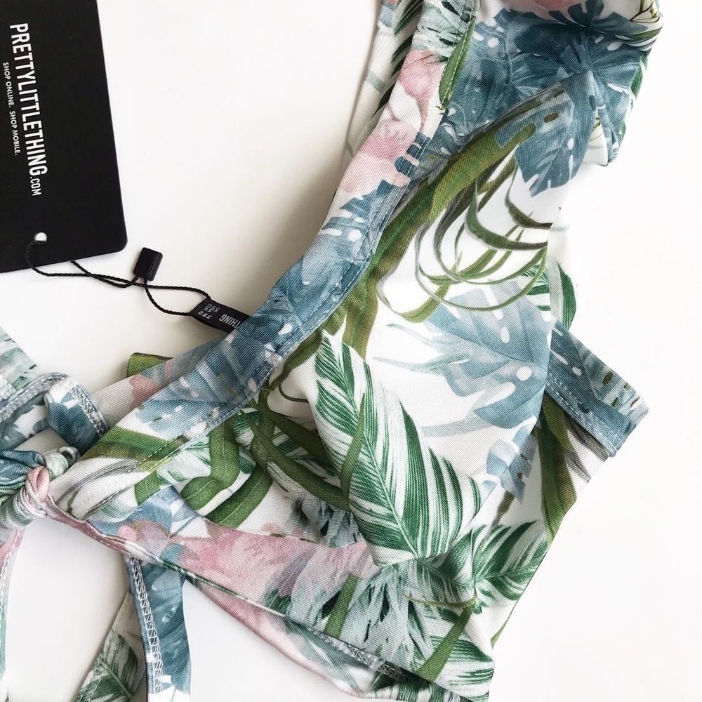 Pretty little thing pale khaki leafy swim top 10 - Picture 6 of 10